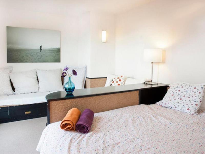 Apartamento con terraza privada y Wifi en el corazón de Barcelona - ES-341-5 - image 3