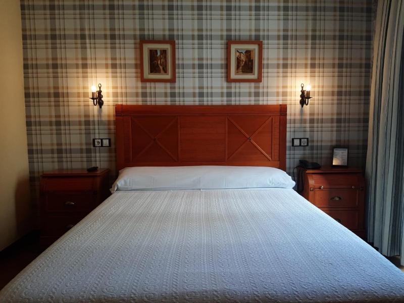 Double Room image 4