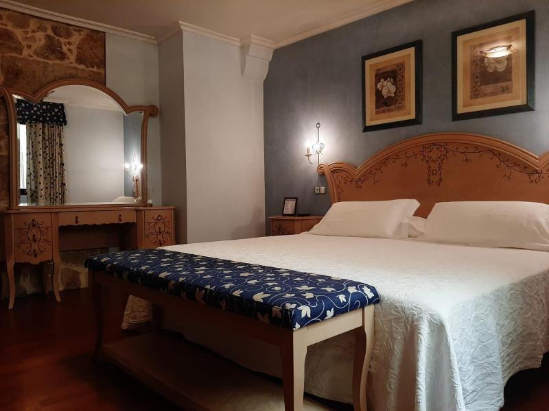 Deluxe Double Room image 4