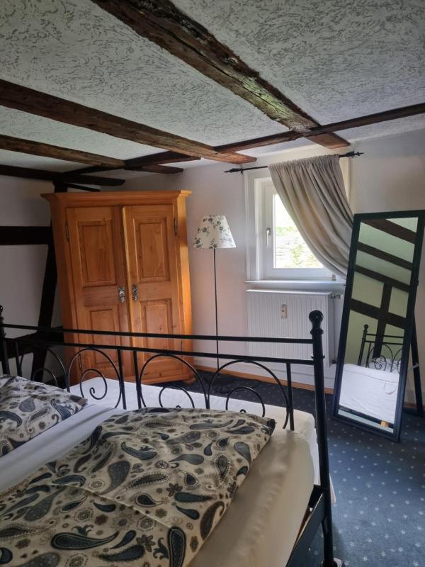 Large Double Room image 3