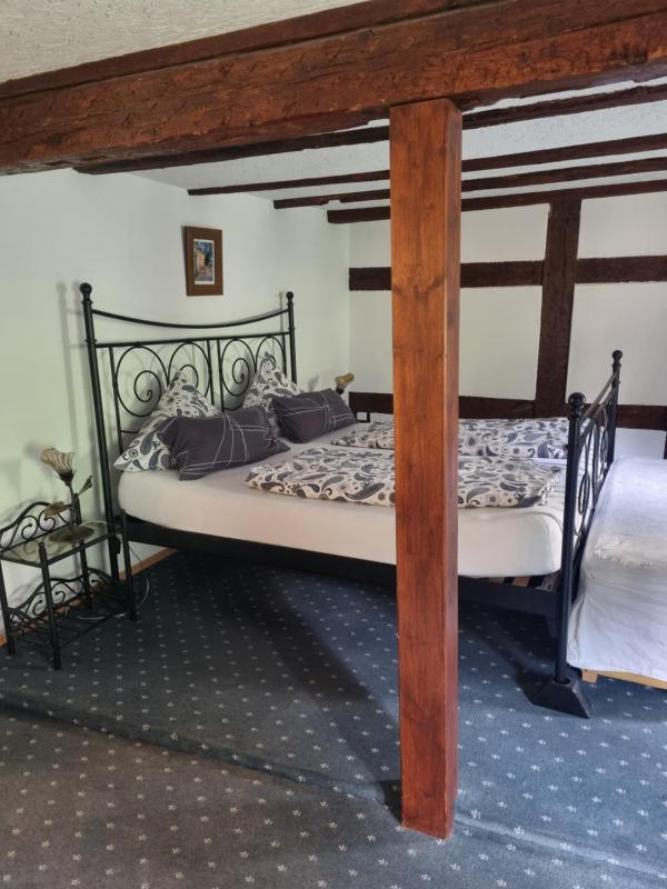 Large Double Room image 4
