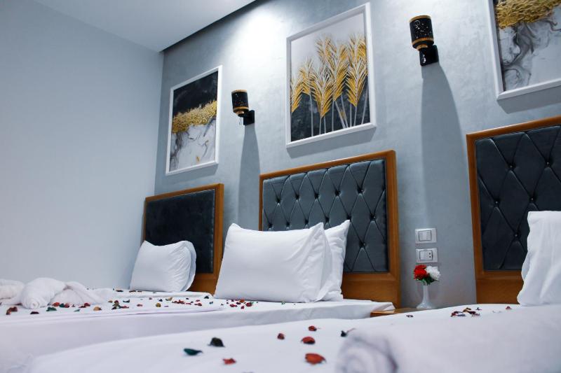 Olivia Hotel - image 13