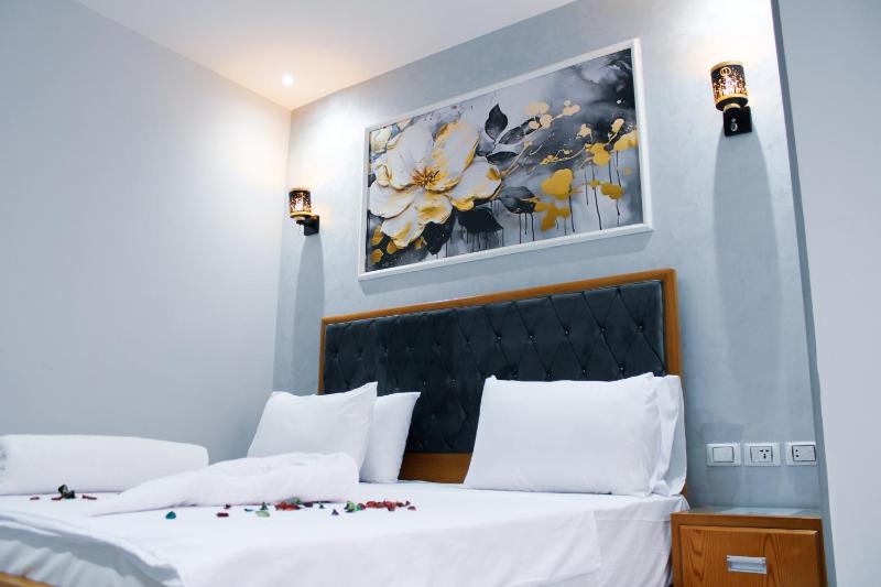 Olivia Hotel - image 5