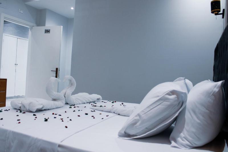 Olivia Hotel - image 11