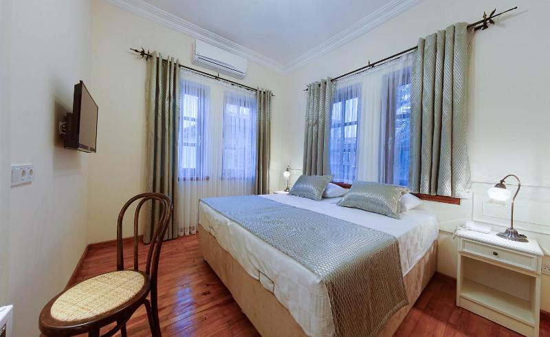  Double or Twin Room image 4