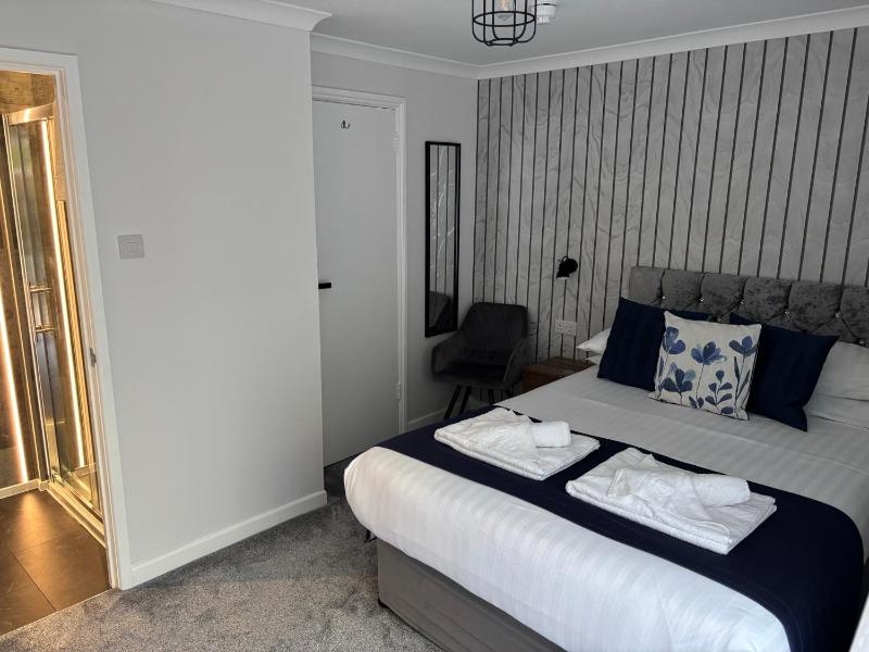 Double Room image 1