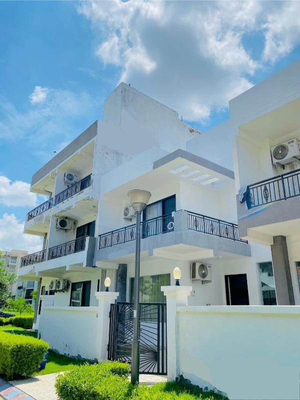 Peaceful 3BHK Villa near All Mandirs Vrindavan - image 35