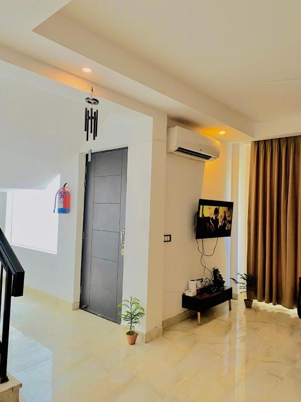 Peaceful 3BHK Villa near All Mandirs Vrindavan - image 28