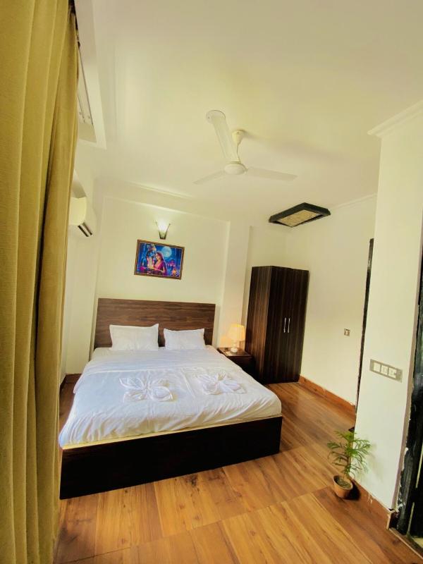 Peaceful 3BHK Villa near All Mandirs Vrindavan - image 12