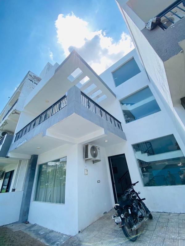 Peaceful 3BHK Villa near All Mandirs Vrindavan - image 2