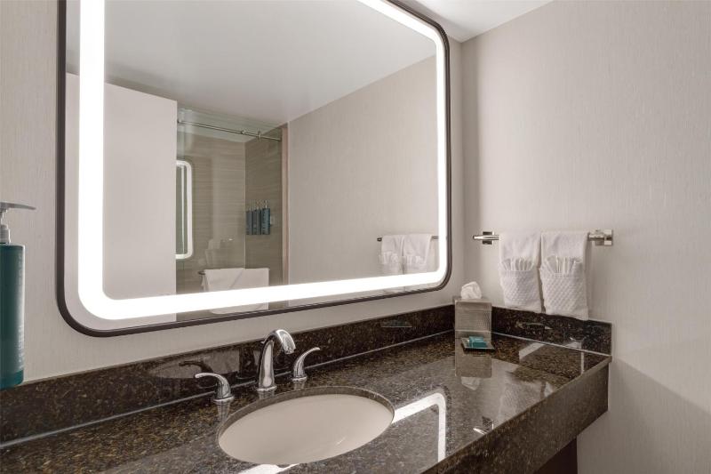 King Room - Hearing Access image 2