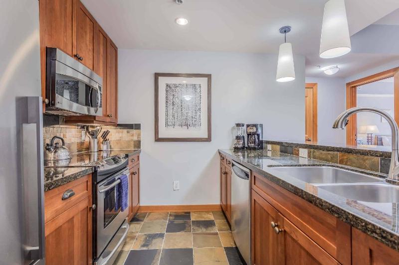 Capitol Peak Lodge 3208 by Snowmass Mountain Lodging - image 10