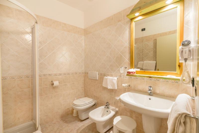 Double Room (1 Adult) image 3