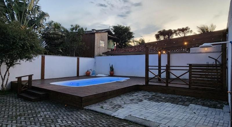 Partiu Praia SC- Piscina Ar condicionado wi-fi duas quadras da praia e centrinho - image 35