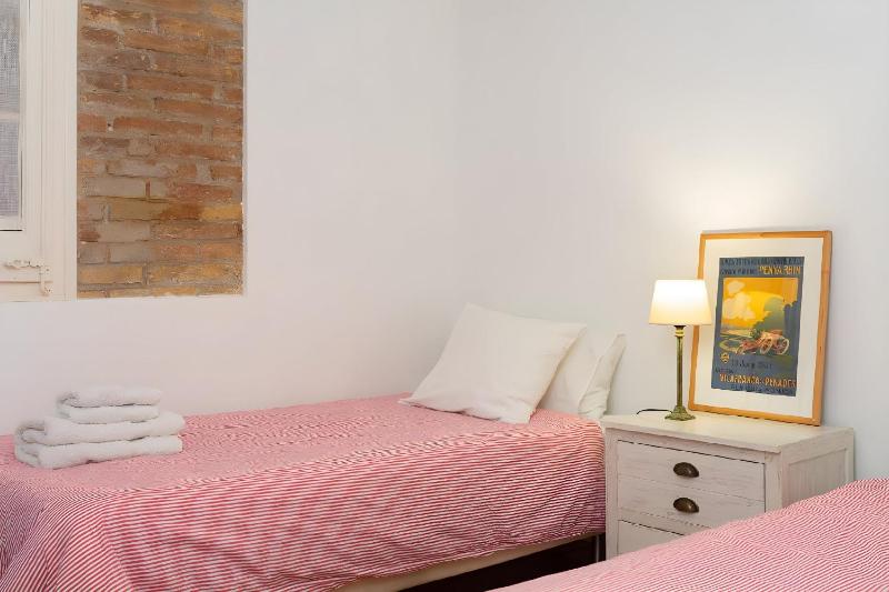 Filmoteca Sarria 1- wifi quiet bright comfi - image 14