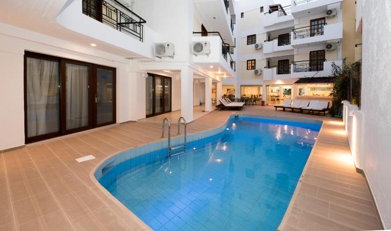 Artemis Hotel Apartments - image 2