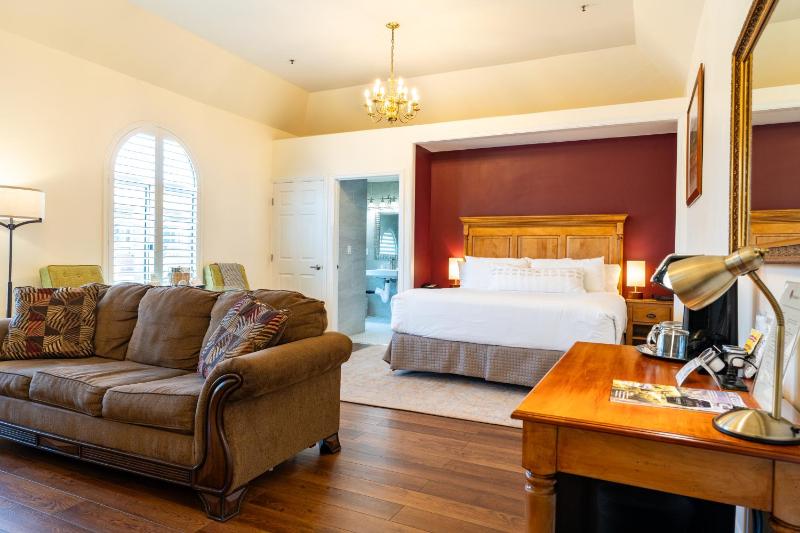 King Room image 3