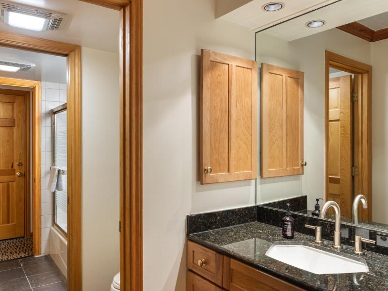One-Bedroom Villa image 3