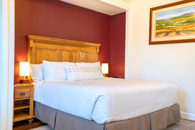King Room image 2