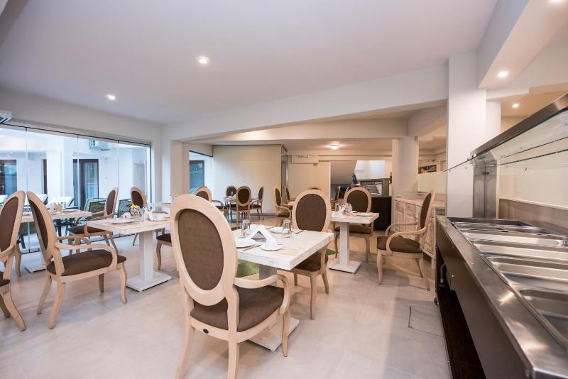 Artemis Hotel Apartments - image 4