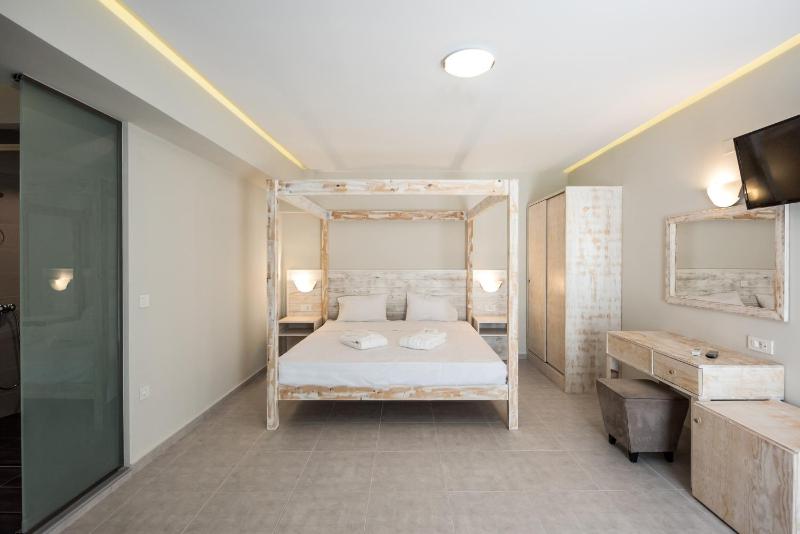 Studio Apartment image 2