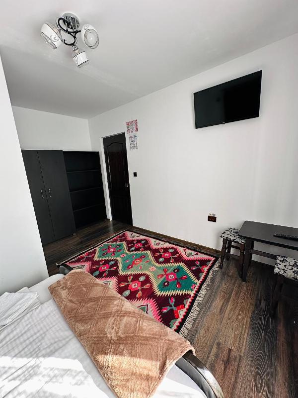 Double Room with Private Bathroom image 4