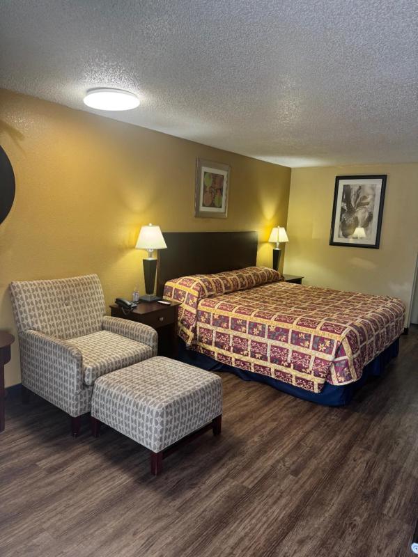 King Room image 2