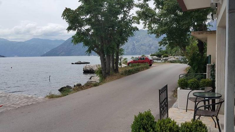 Studio Apartment with Sea View image 2