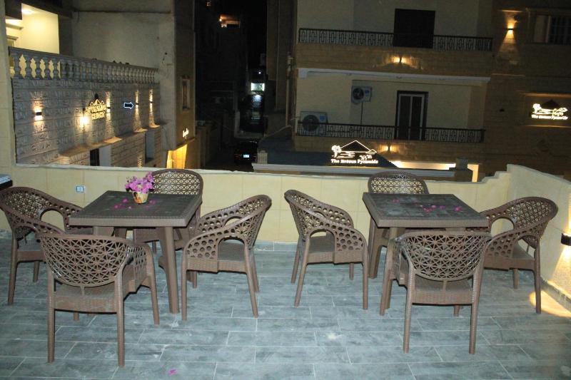 Golden king pyramids view INN - image 8