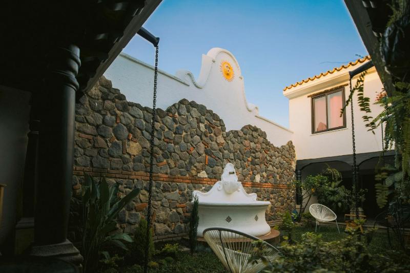 Casa Tamarindo Antigua - image 3
