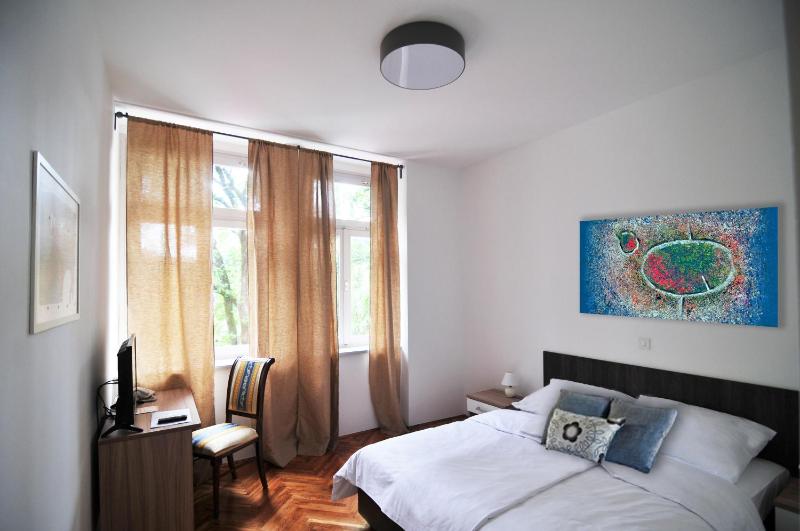 Superior Single Room image 2