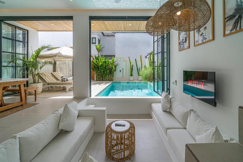 Villa Sunset and Sunrise - 2BR elegant villa in Central Canggu - image 36