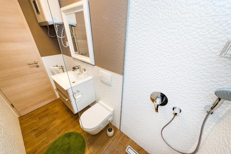 Apartment with Balcony image 3