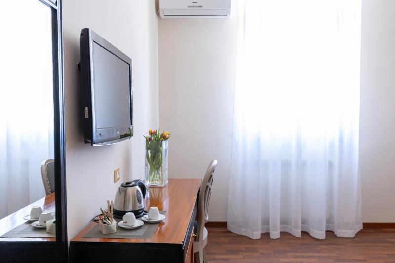 Superior Double Room image 4