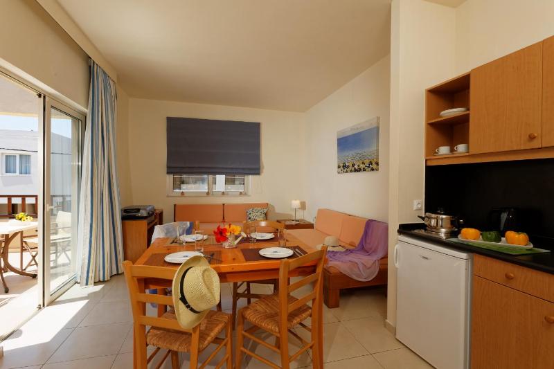 One-Bedroom Apartment image 3
