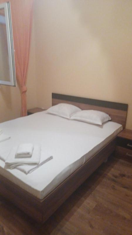 One-Bedroom Apartment image 3