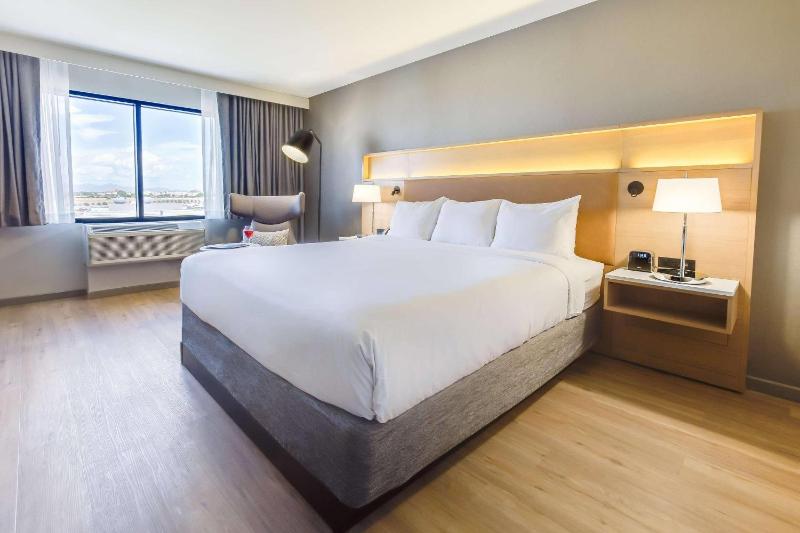 Radisson Hotel Phoenix Airport - image 35