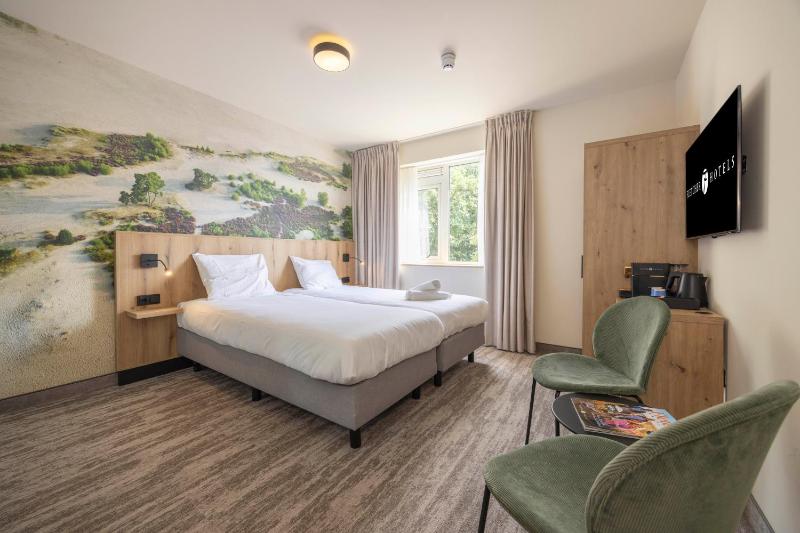 Large Double Room image 2