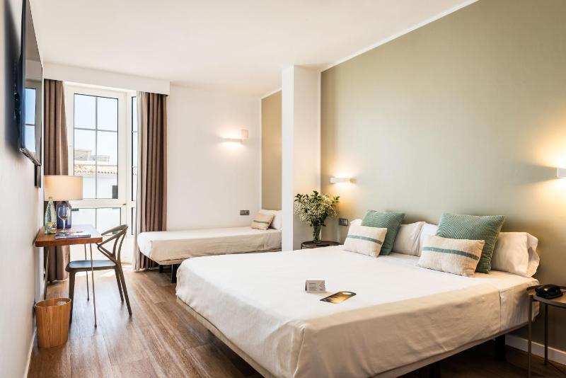 Triple Room image 1