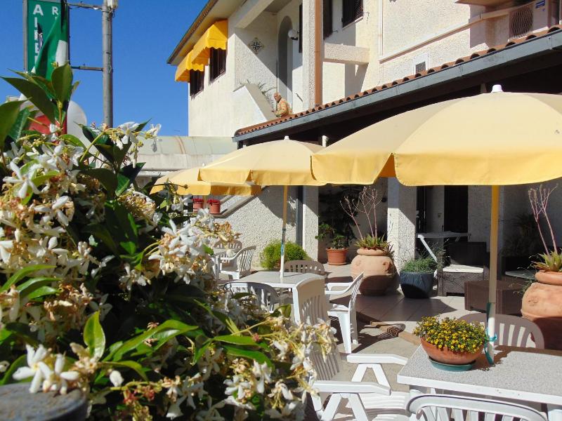 Standard Double Room image 4