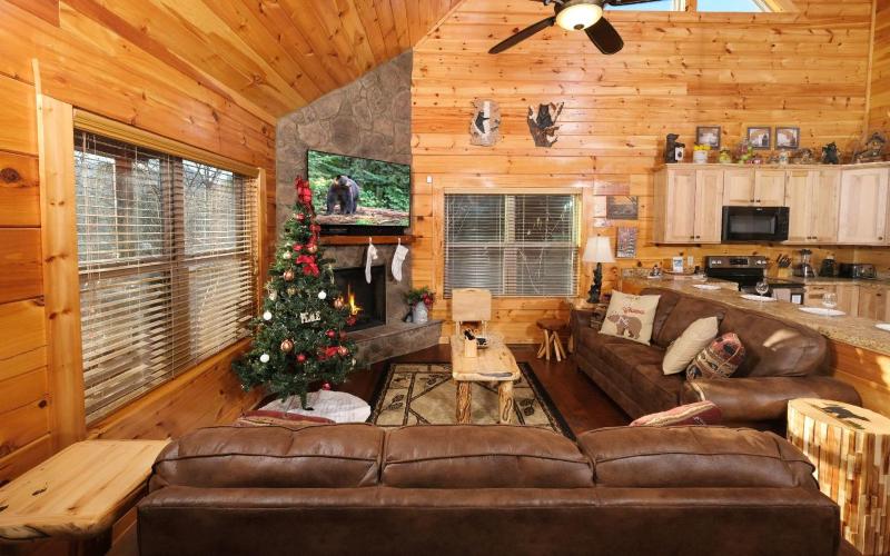 Charlie Brown's Cabin・Hot Tub・Game Room・Community Pool + Mini Golf - image 30