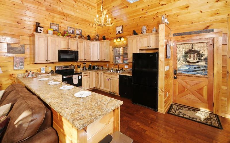 Charlie Brown's Cabin・Hot Tub・Game Room・Community Pool + Mini Golf - image 10