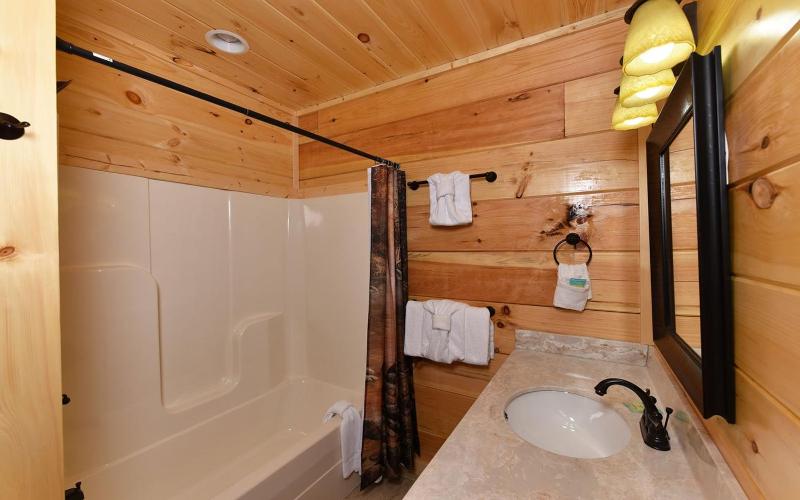 Charlie Brown's Cabin・Hot Tub・Game Room・Community Pool + Mini Golf - image 26