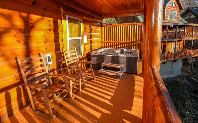 Charlie Brown's Cabin・Hot Tub・Game Room・Community Pool + Mini Golf - image 20