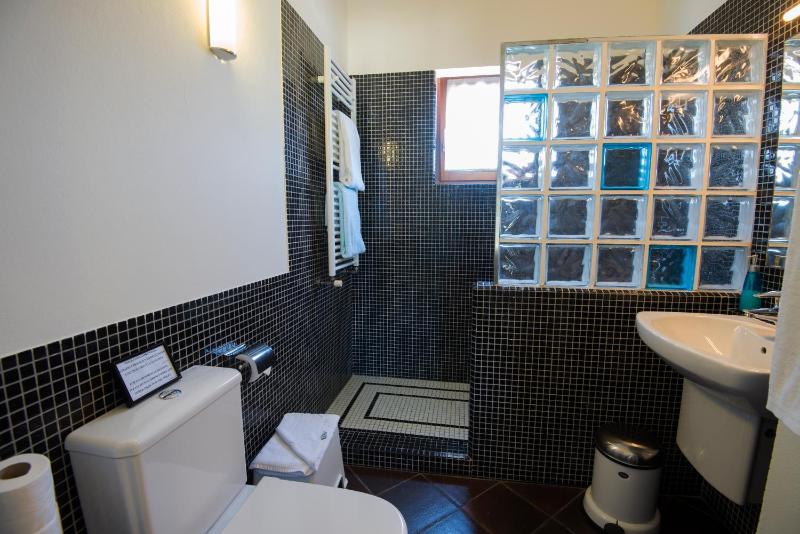 One-Bedroom Suite with Mezzanine image 4