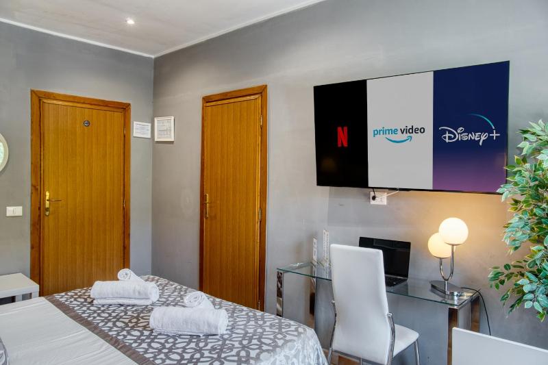 Deluxe Double Room image 1