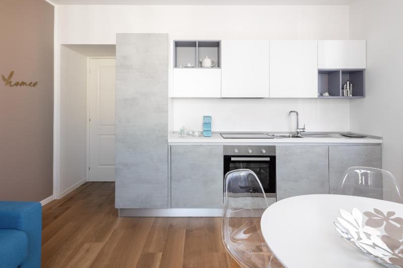 One-Bedroom Apartment image 3