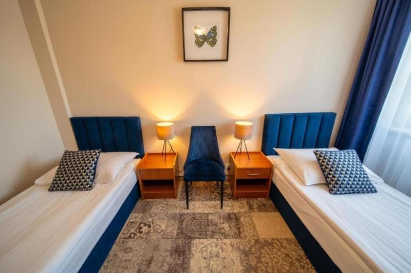 Large Double Room image 3