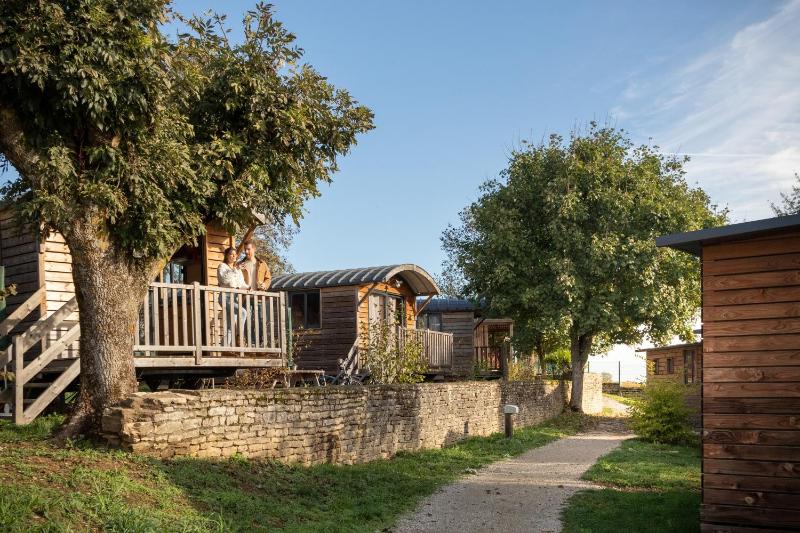Chalet image 1