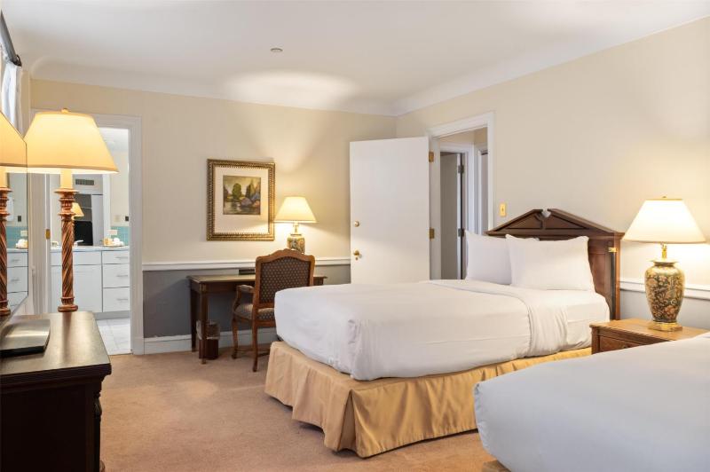 The Drake Hotel - image 6